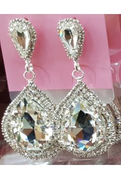 Boucles d'oreilles ornées de diamant 