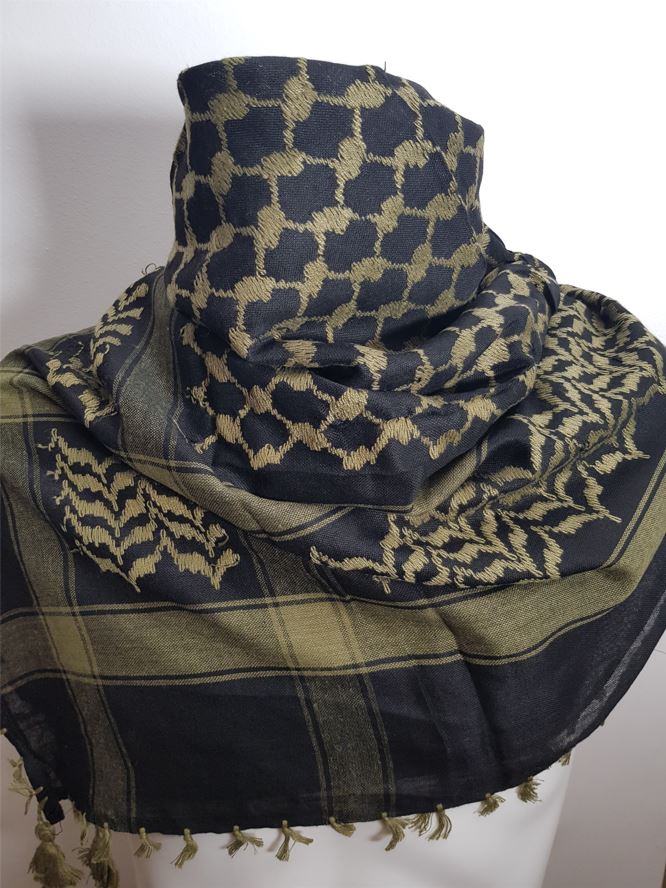 D'où vient le keffieh, ce foulard palestinien devenu symbole de