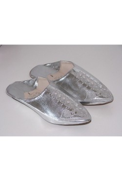 Babouche Marocaine femme bleue en cuir brodé Babouche Marocaine femme bleue en cuir brodé
