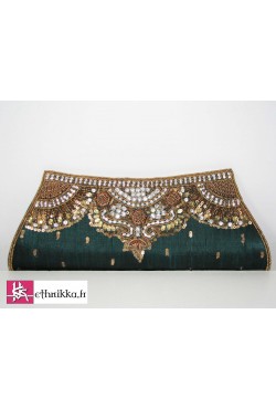 Sac de soirée soie marron brodé de perles et swarovski Sac de soirée soie marron brodé de perles et swarovski