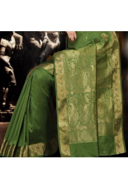 Sari indien traditionnel bordeaux et doré en soie satin