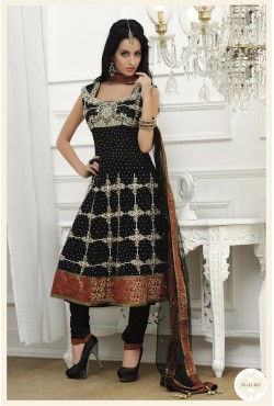 Salwar kameez - Tunique brodée de doré avec une étole et un pantalon