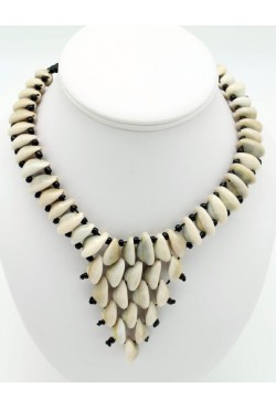 Collier ethnique africain en cauris