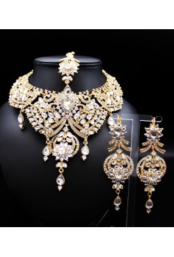 Parure de bijoux indiens plaqués or a strass blanc