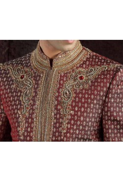 Tenue indienne de marié brodé et incrusté de pierres Tenue indienne de marié brodé et incrusté de pierres