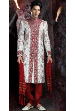 Tenue indienne de marié brodé et incrusté de pierres Tenue indienne de marié brodé et incrusté de pierres