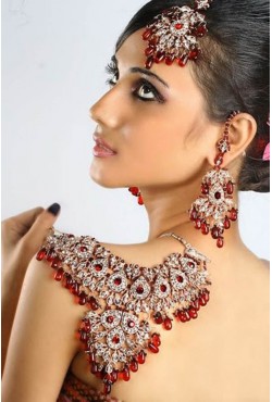 Bijoux indien parure existe en rouge bordeaux, orange et blanc 