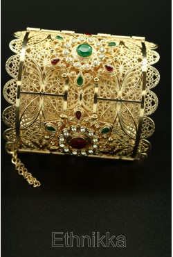 Bijou de tradition orientale bracelet plaqué or 